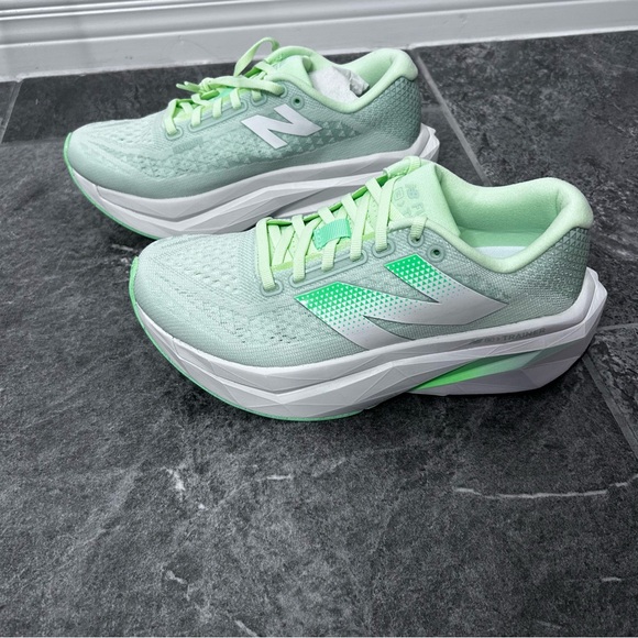 NIB New Balance Mint Green FuelCell SuperComp Trainer V3 Running Shoes Size 7.5B - Picture 2 of 12